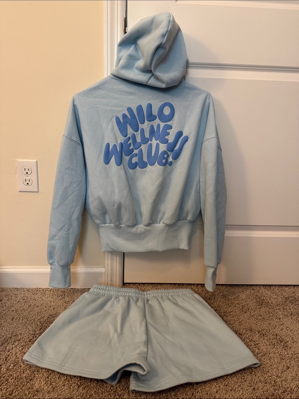 Wilo Wellness Club Light Blue Fleece Hoodie & Shorts Set Women's Size Medium - Picture 5 of 9